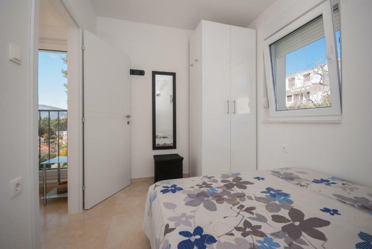 Apartment Adriatic - Saldun Trogir Exterior photo